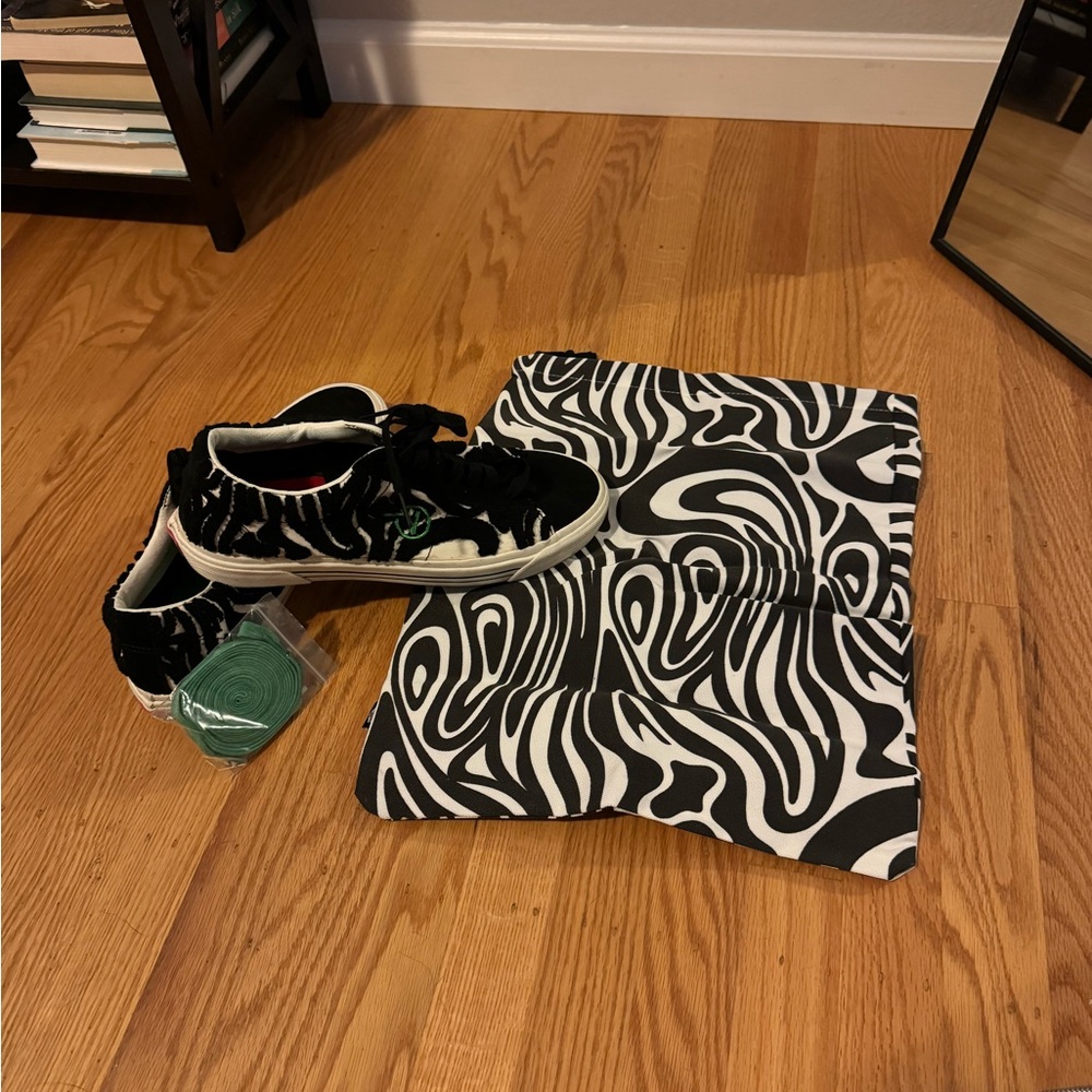 Vans Size 9.5 Anderson pak shoes. Great condition worn once